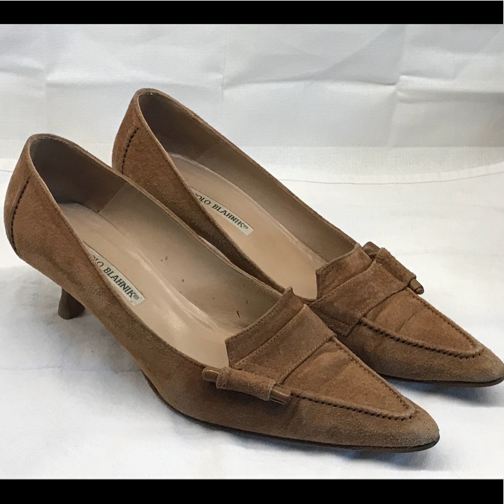 Manolo Blahnik kitten heel pumps